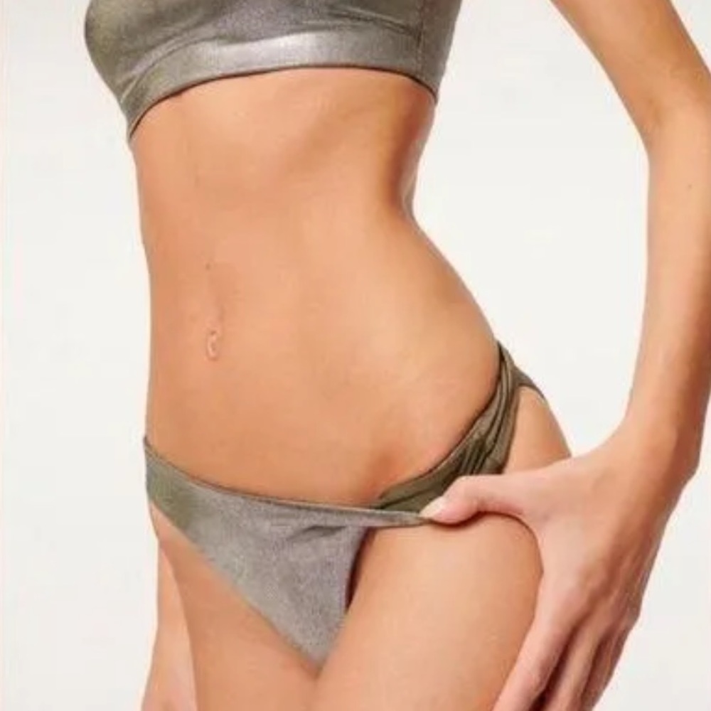 ☀️ NWT Good American Foil Better Bikini Bottom